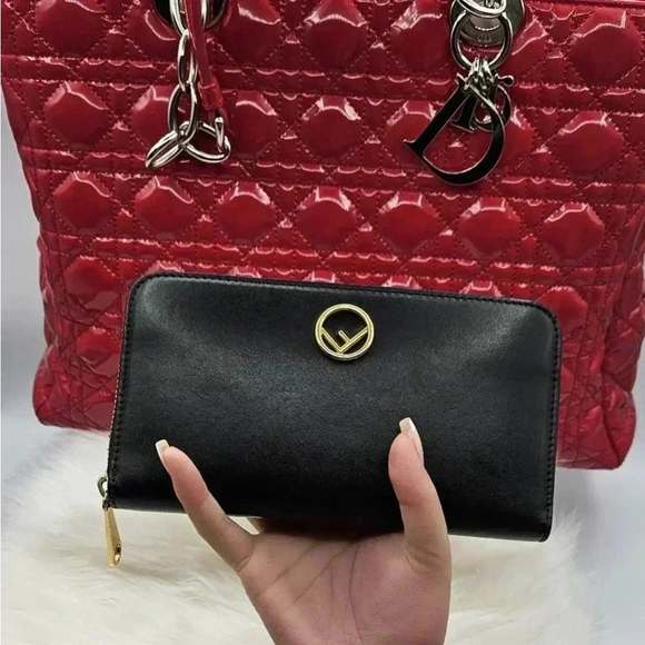 FENDI Zip Around Black Wallet - Picture 8 of 16